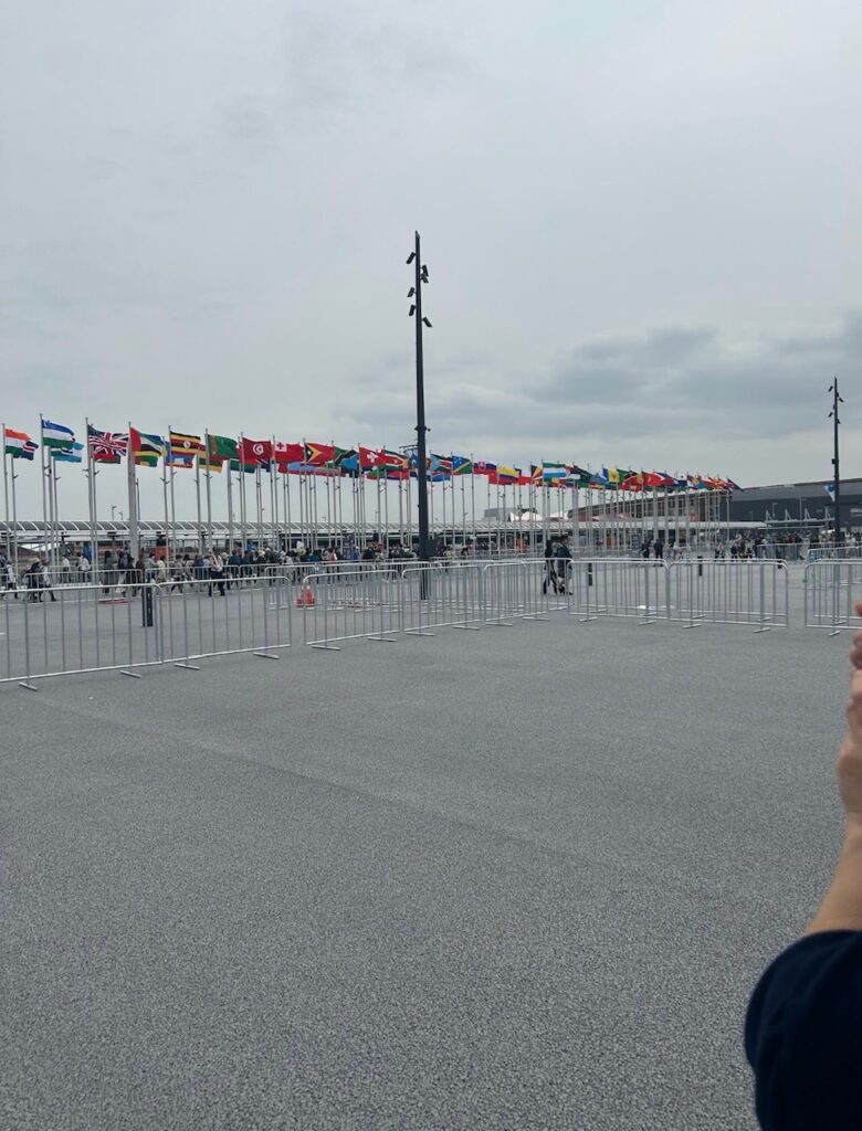 大阪関西万博2025会場入口の様子