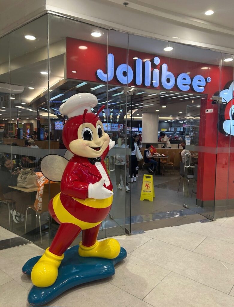 フィリピンのファストフードチェーン・ジョリビーの料理