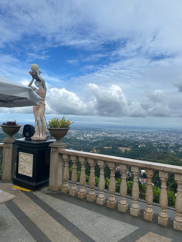 セブ島の観光スポット・テンプルオブレアからの絶景