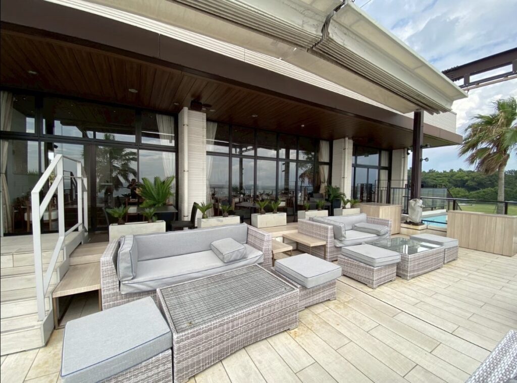 ザ・サーフオーシャンテラスのテラス席