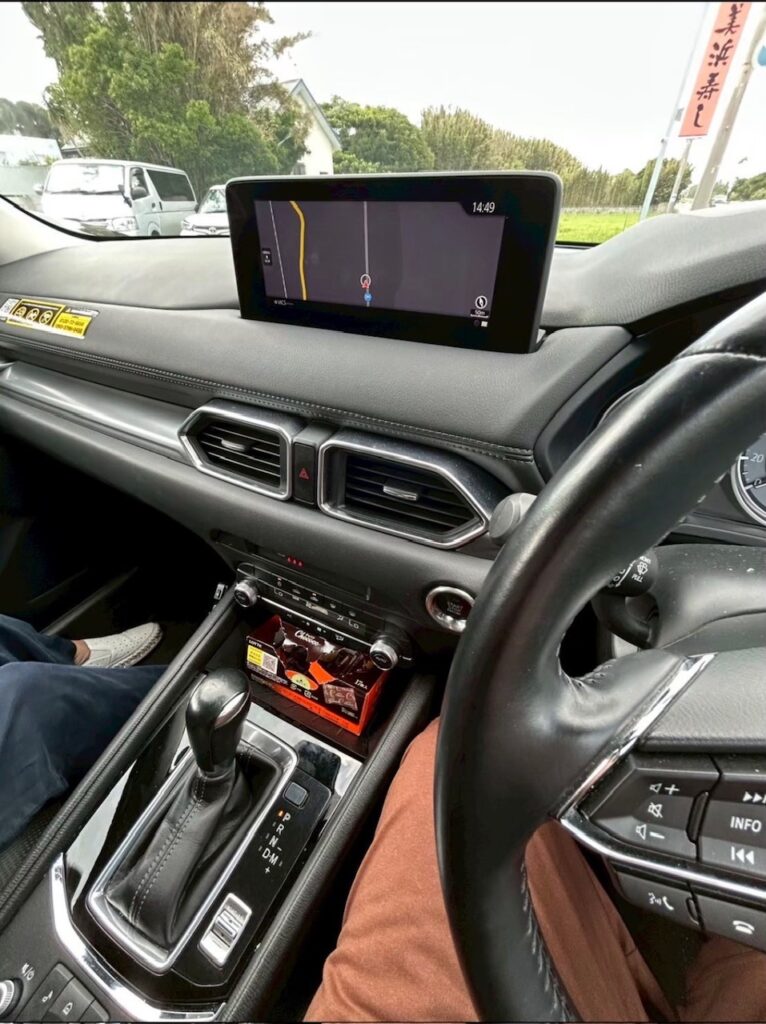 レンタカー車内